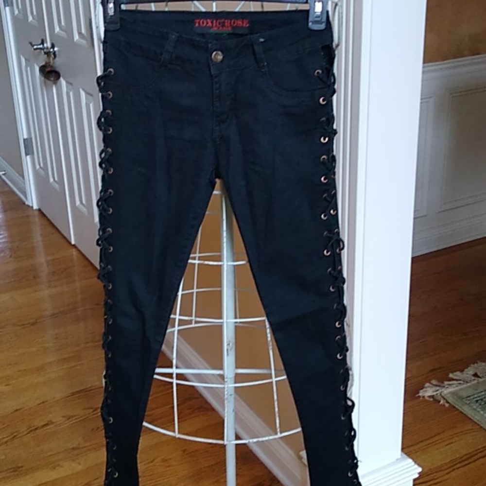 Toxic Rose Jeans
